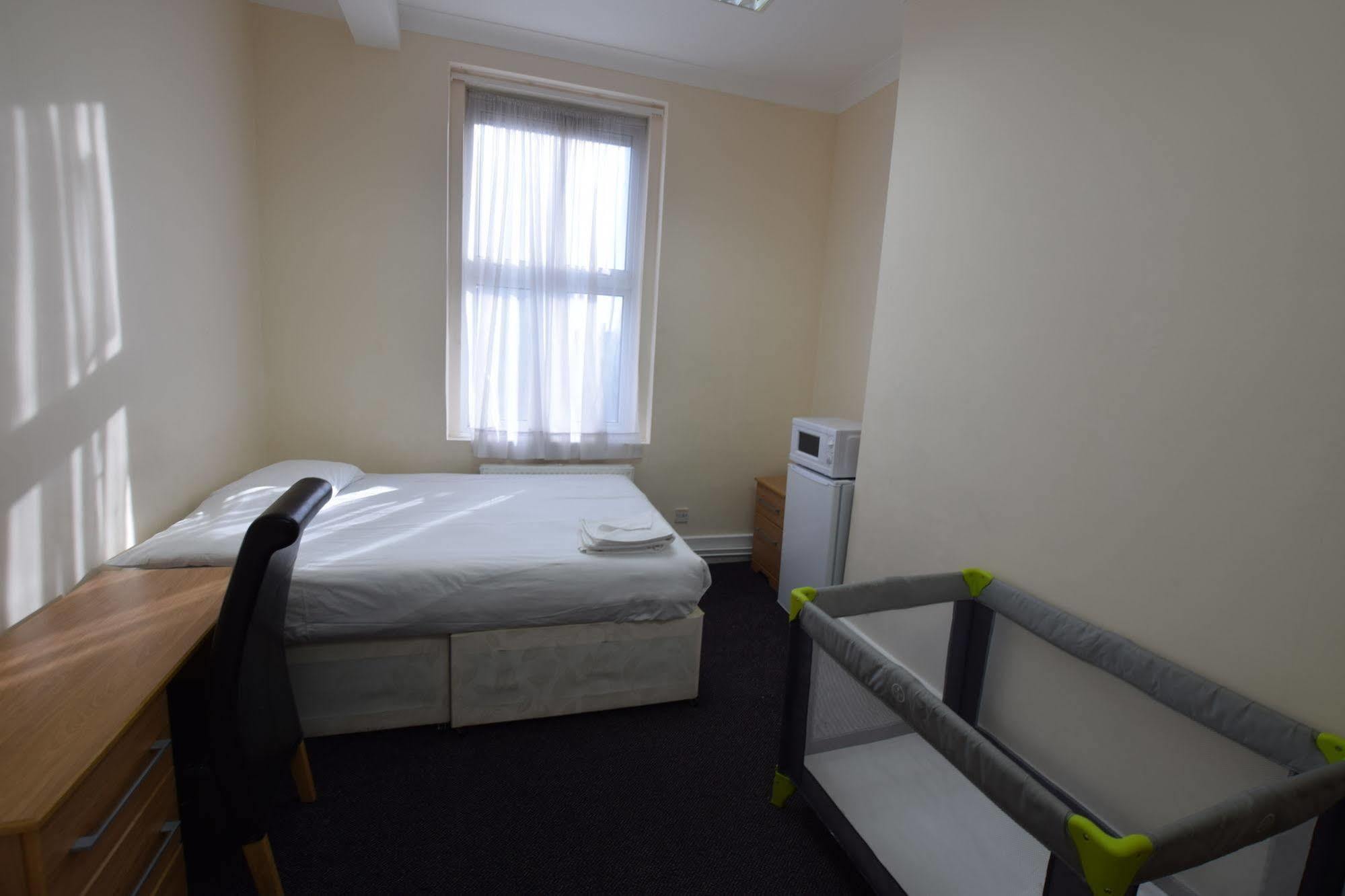 York Hotel Ilford Extérieur photo