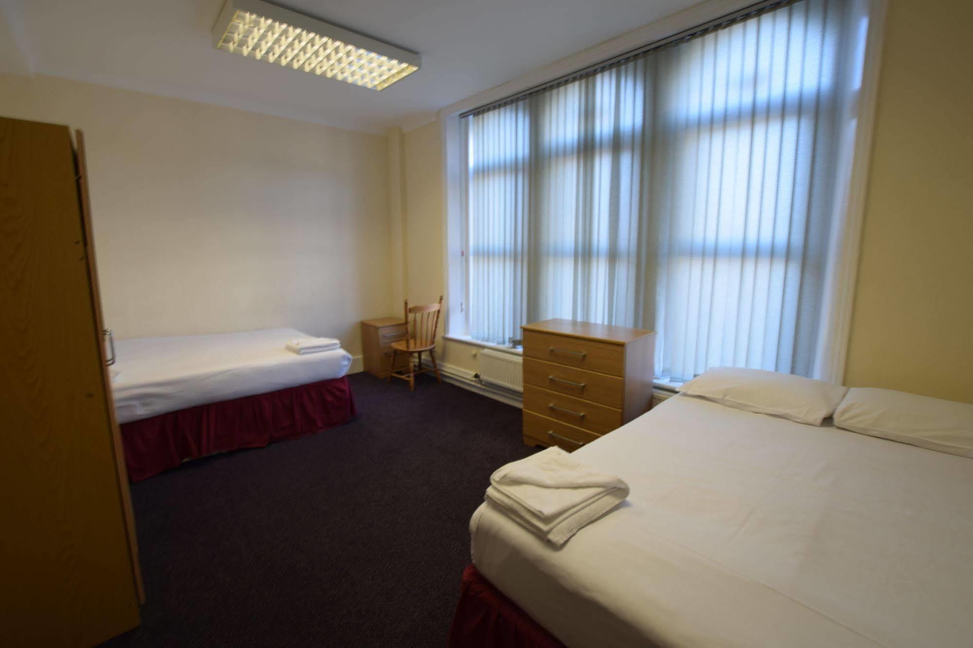 York Hotel Ilford Extérieur photo