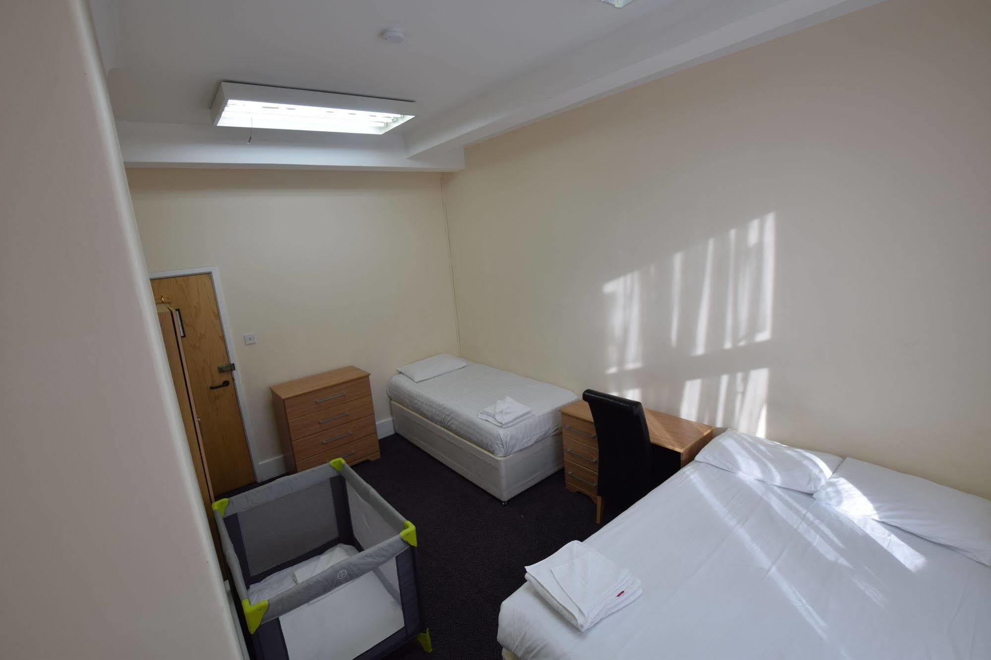 York Hotel Ilford Extérieur photo