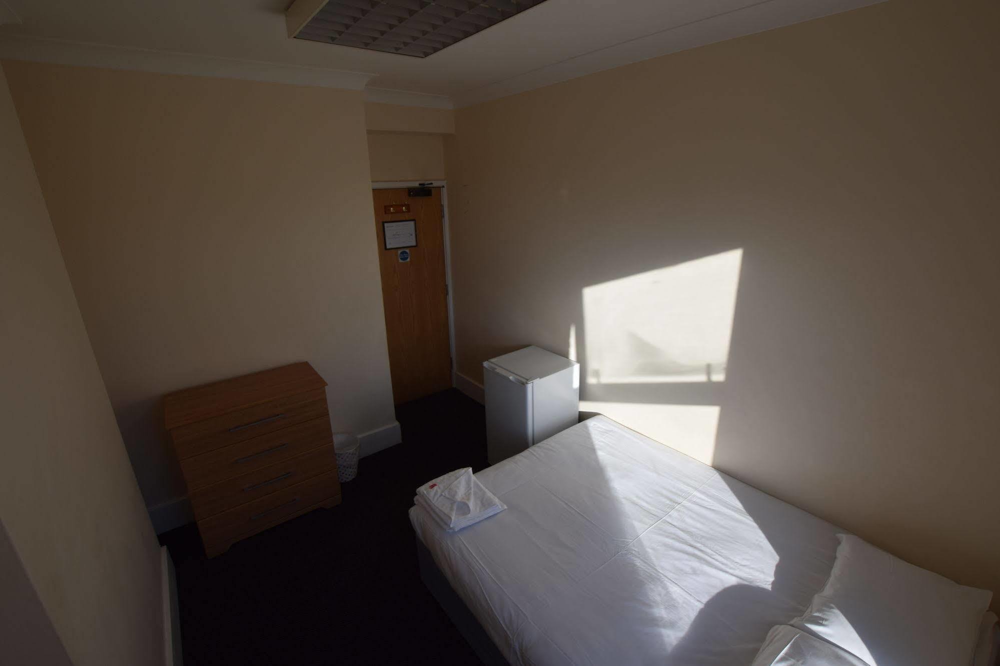 York Hotel Ilford Extérieur photo