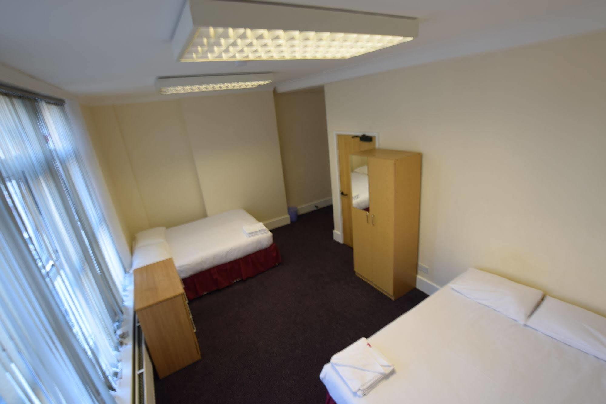 York Hotel Ilford Extérieur photo
