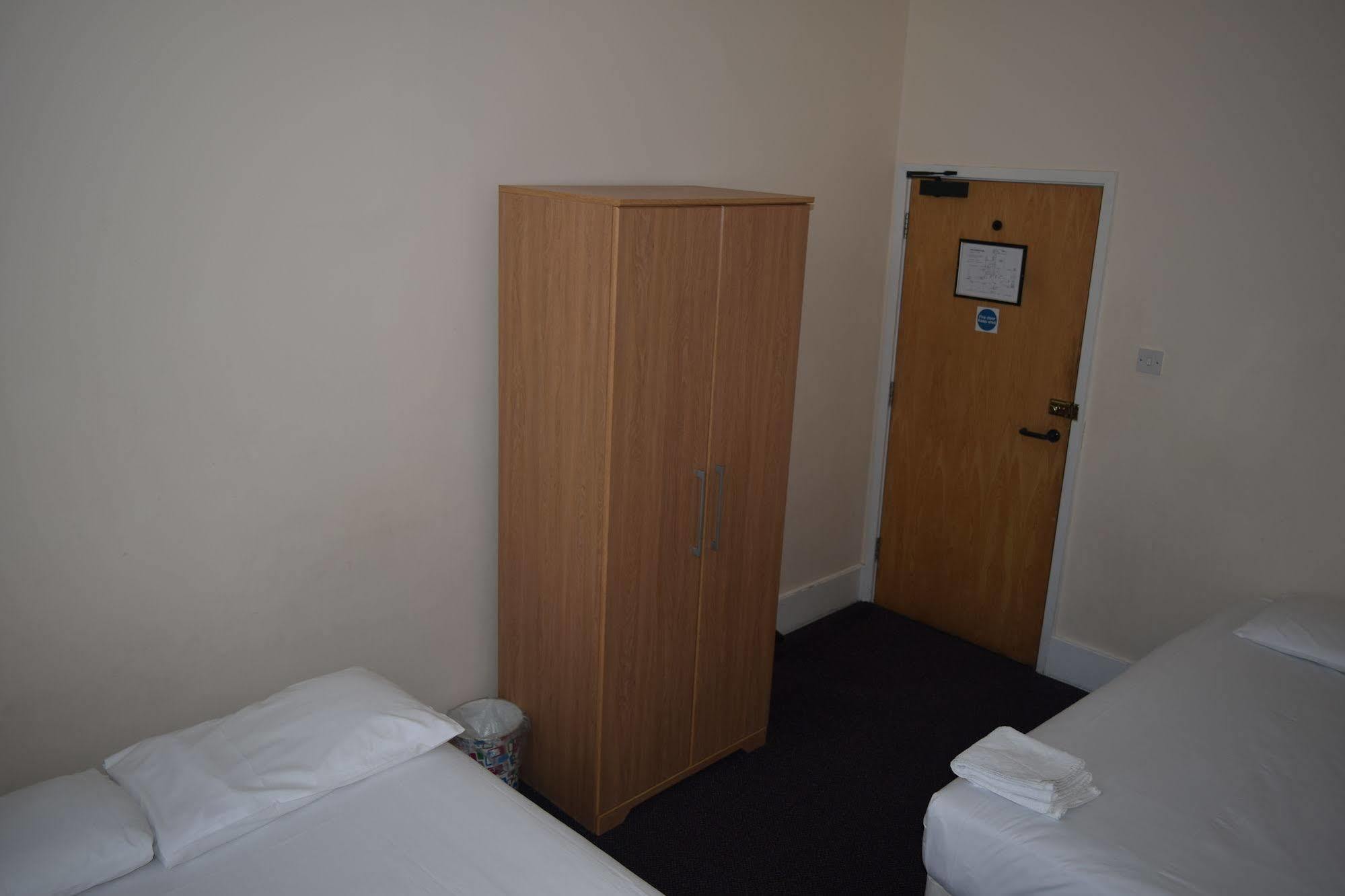 York Hotel Ilford Extérieur photo