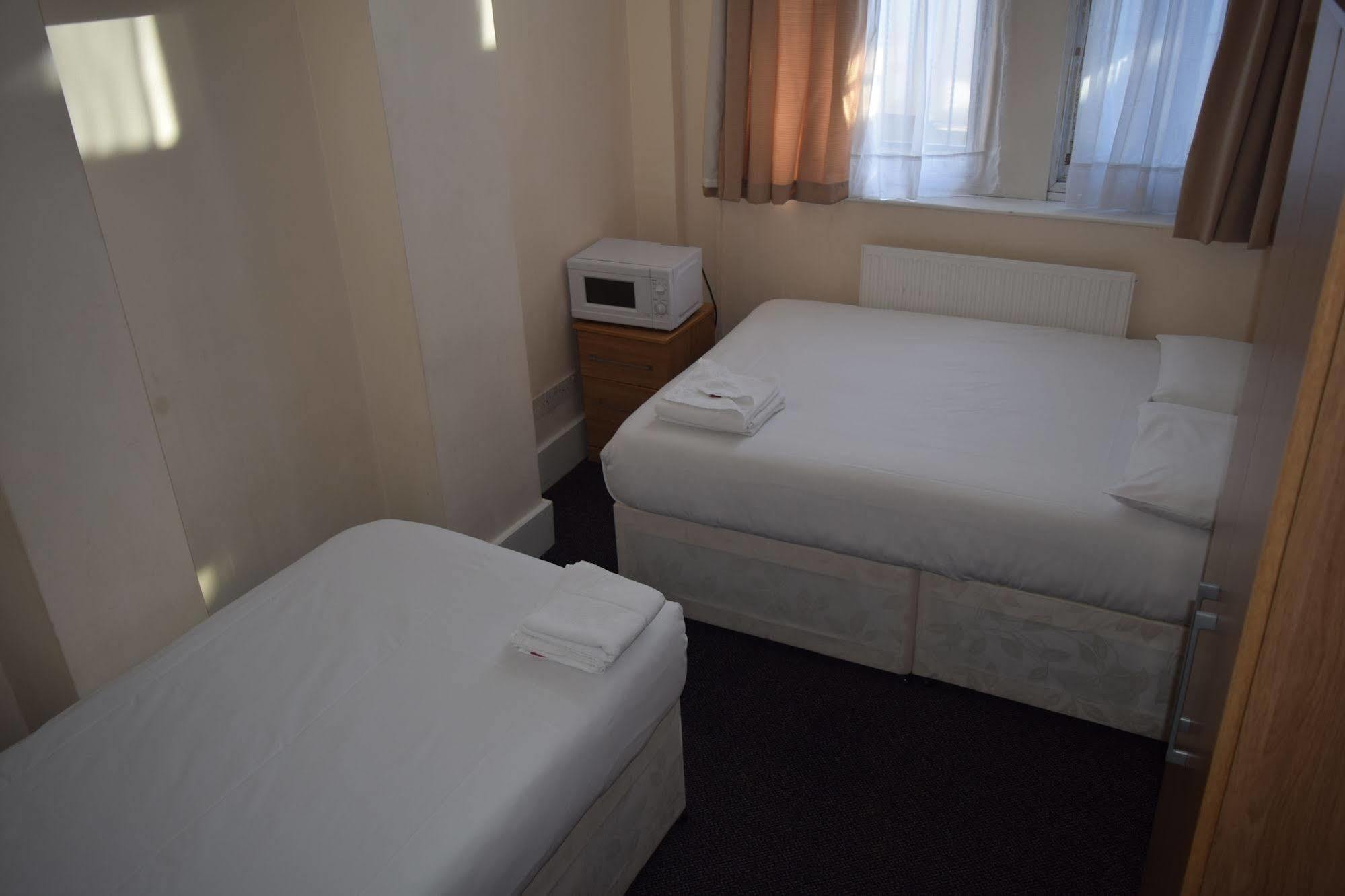 York Hotel Ilford Extérieur photo
